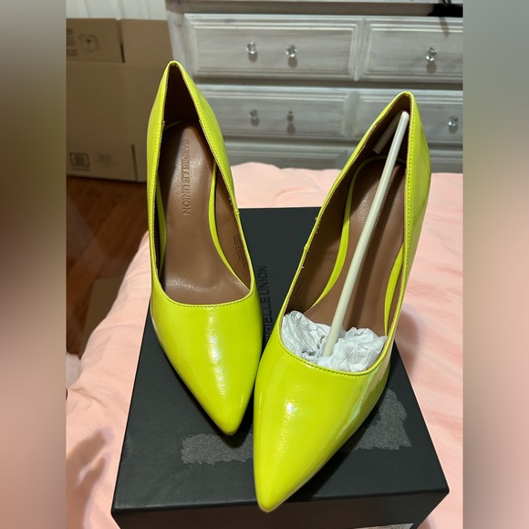 Lynsey Faux Leather kitten heel pump - Picture 2 of 4